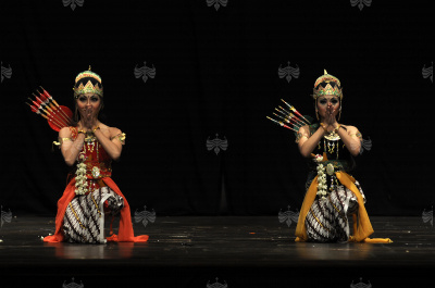 Tari Wayang 'Srikandi vs Mustakaweni'
